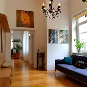 Sunny And Spacious Near Centre Wenen